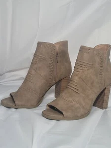 Report Peep Toe Ankle Boots Sz 7 KILEEN Booties - Picture 1 of 21