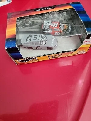 2002 HOT WHEELS RACING #B0551 NASCAR Kurt Busch "WRENCHIN & RACIN" 2 CAR SET - Image 1 of 2