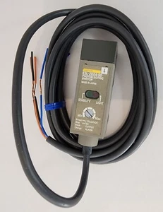 OMRON E3L-2E4-50 Photoelectric Switch - Picture 1 of 7