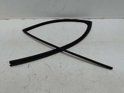 Toyota RAV4 2019-2025 puerta trasera del lado del pasajero ventana vidrio canal de funcionamiento sello OEM Foto 1 de 4