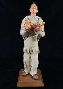 Simpich Character Doll Native American Squanto Indian Thanksgiving Statue - Imagen 1 de 7