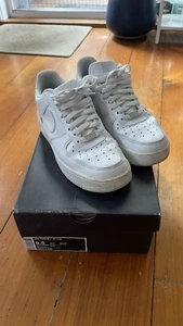 Size 9 - Nike Air Force 1 '07 Low Triple White - Picture 1 of 7