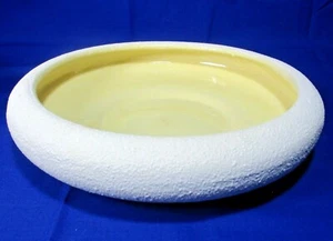 VINTAGE "RAYNHAM 125E" FLOAT BOWL VASE WITH STUCCO GLAZE - Picture 1 of 4