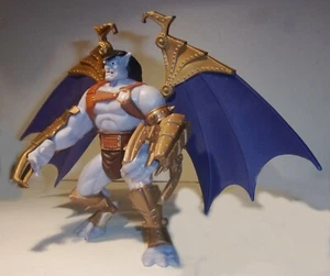 Vintage Gargoyles FIERCE BATTLE GOLIATH 1995 Kenner Action Figure 2 Arm Weapons - Picture 1 of 6