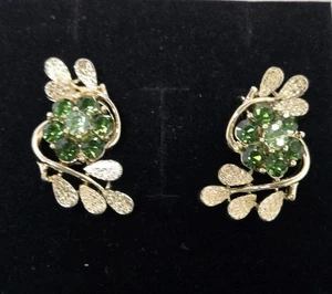 Vintage Coro Clip-on Earrings Green Rhinestones Brushed Gold Tone - Picture 1 of 11