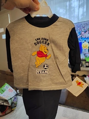 Winnie The Pooh Disney Welcome 2000 6/9 mesi vintage nuovo con etichetta set 2 pezzi Y2k - Immagine 1 di 4