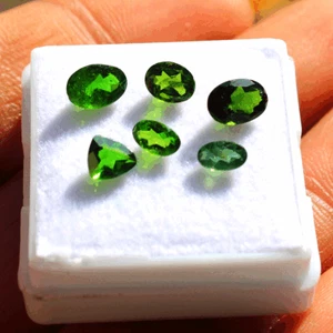 Lotto 6 pz pietre preziose sfuse taglio sfaccettato 5mm-6,5mm cromo naturale diopside non trattate - Foto 1 di 10