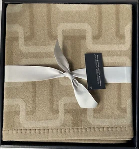 HUDSON PARK COLLECTION LAMBSWOOL&CASHAMERE JACQUARD THROW COLOR CAMEL NIP - Picture 1 of 3