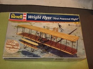 Revell 85-5243 Orville & Wilbur Wright Flyer First Powered Flight Aircraft 1/39 - Bild 1 von 12