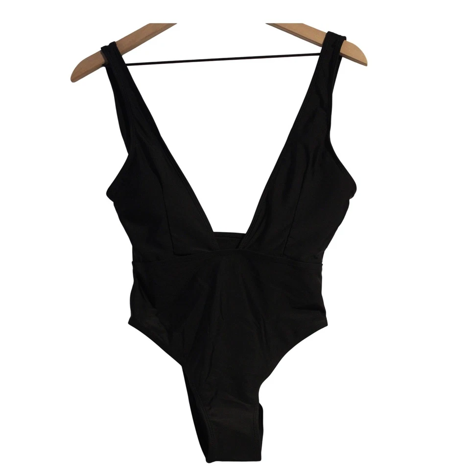 Sexy traje de baño negro escote hundido de una pieza sin mangas Foto 1 de 4