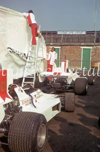 Coche de carreras de Fórmula 1 F1 Graham Hill Embassy Car Racing 1976 35 mm extensión PB25 - Imagen 1 de 3