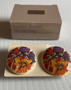Pendientes de clip floral vintage AVON Passion Flowers 1989 - Imagen 1 de 5