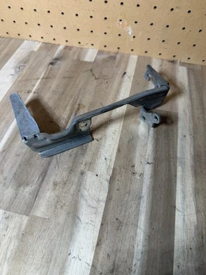 Dodge Dakota 1997 soporte de cable de acelerador de 3,9 L (stock #445) Foto 1 de 3