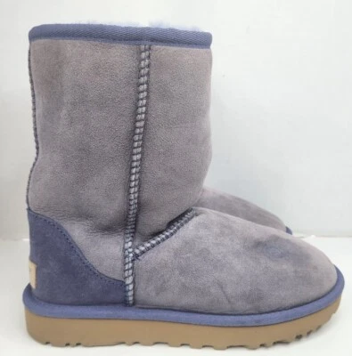 Auténticas botas cortas clásicas de piel de oveja de gamuza púrpura Ugg para mujer talla 6 Foto 1 de 4