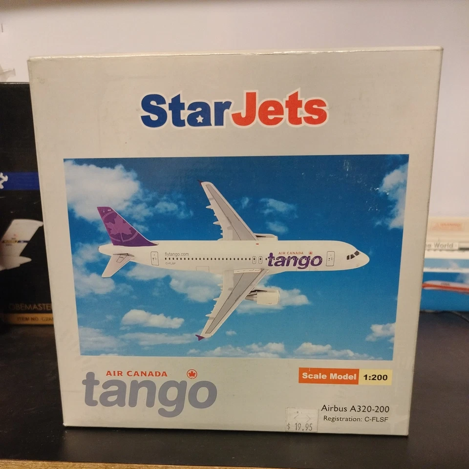 Avión comercial StarJets modelo a escala 1:200 AC tango A320-200 C-FLSF Foto 1 de 4
