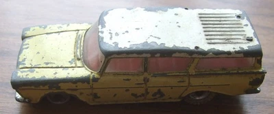 DINKY TOYS MECCANO LTD No. 193 RAMBLER CROSS COUNTRY STATION WAGON SCALE  1:43 - Image 1 of 4