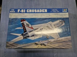 F-8J Crusader Trumpeter 02273 Maßstab 1:32 Scale 1/32 - Bild 1 von 2