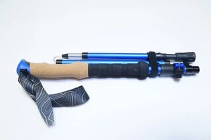 Neu Hiker Hunger Outfitters Z-Stil faltbarer Trekkingstock blau/kork kostenloser Versand - Bild 1 von 4