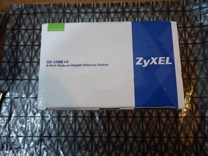ZyXEL GS-108B v2 8-Port Desktop Gigabit Ethernet Switch Unmanaged - Zdjęcie 1 z 8