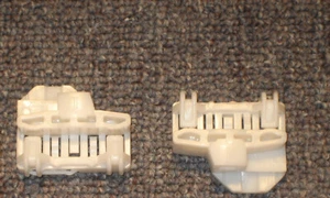 Passat (1996-) Window Regulator Repair Clips (2) FRONT LEFT (driver side) PAIR - Bild 1 von 5