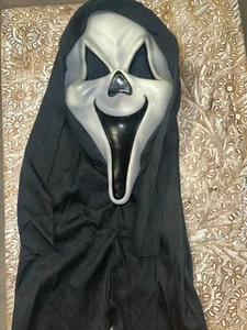 Scream Grin Mask Vintage 90s Fun World Ghostly Rare Pointy Eyes Good Condition - Picture 1 of 2