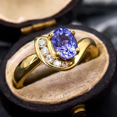 Anello ovale in argento sterling con pietre preziose create in laboratorio... - Immagine 1 di 4