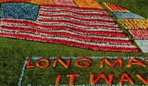 US Flag Made From Flowers Providence RI Park Long Wave Aerial linen postcard P4 - Picture 1 of 3