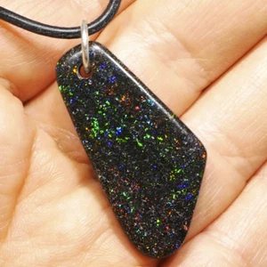 24.57 ct Multicolor Matrix Opal Anhänger aus Queensland - Australien - Bild 1 von 4