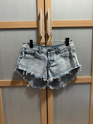Pantalones Cortos de Jean TOBI Talla 26 Denim Ligeros Para Mujer Deshilachados Corte Foto 1 de 3