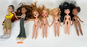Bratz 2001 Lot Of 7 Dolls Clothes Shoes Rodeo Yasmin Blonde Brown vintage - Picture 1 of 9