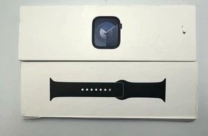 Apple Watch Series 9 Midnight Aluminium avec Bracelet Sport Noir 41mm MR8W3LL/A - Photo 1 sur 3