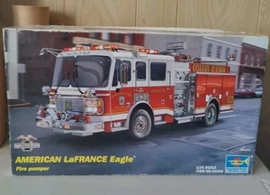 Trumpeter Model #2506 1/25 2002 American LaFrance Eagle Fire Pumper - Picture 1 of 7