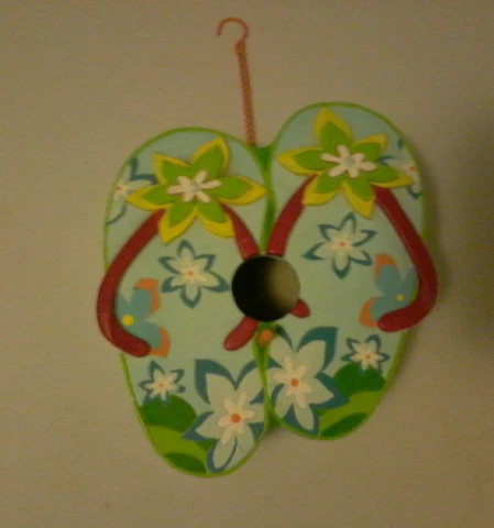 flip flops bird house design Cover