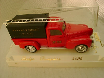 SOLIDO #4425 DODGE POMPIERS BEVERLY HILLS DEPARTAMENTO DE BOMBEROS 4-1/2" LARGO NUEVO EN CAJA Foto 1 de 4