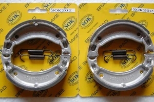 ZAPATOS DE FRENO DELANTERO Y TRASERO + resortes aptos para YAMAHA DT 80 100 MX 100,1983 DT80 DT100 MX100 - Imagen 1 de 1