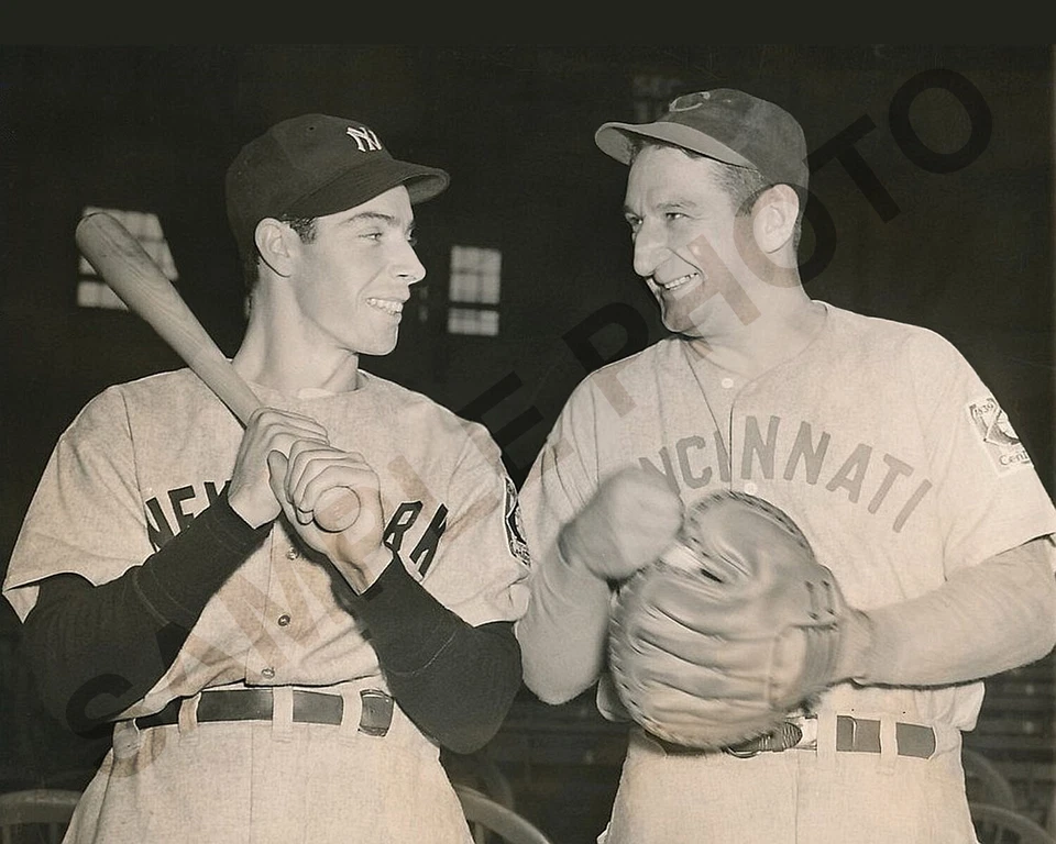 FOTO 8X10 DE JOE DIMAGGIO YANKEES Y ERNIE LOMBARDI CINCINNATI REDS DE 1939 Foto 1 de 1