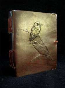 Piccolo diario in pelle fatto a mano - per amanti degli uccellini - uccellini Colibri - Foto 1 di 10