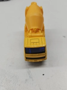 Maisto ZEMENTMISCHER Transportbetonbeweger, gelber Baufasswagen - Bild 1 von 5
