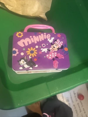 Mini lonchera de metal pequeña para niños con flores y gatitos Foto 1 de 3