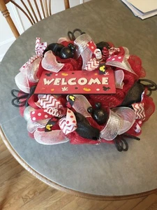 DISNEY WELCOME WREATH - Picture 1 of 3