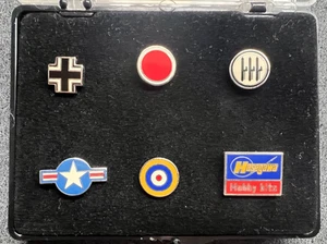 HASEGAWA HOBBY KITS CAJA 6 X INSIGNIAS PIN - AMERICANO BRITÁNICO ALEMÁN ITALIANO... - Imagen 1 de 11