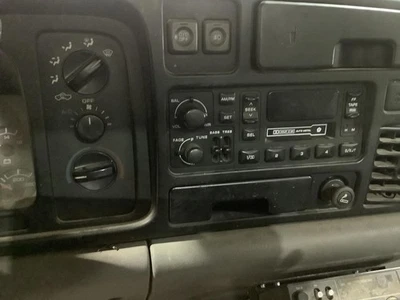 Used Turn Signal / Parking Light Assembly fits: 1995 Dodge 1500 PICKUP Park Lamp Foto 1 de 4