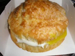 Home Made ROUND LEMON VICTORIA SPONGE CAKES x1 Family bakery Shop - Picture 1 of 2
