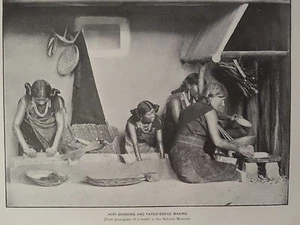 Impresión de pan Hopi Indian Walpi Pueblo para mujeres moliendo y haciendo 1896 - Imagen 1 de 2
