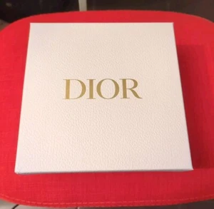 DIOR SAVAGE PARIS GESCHENK BOX, INNEN DECKEL JONNY DEPP, 22 CM X 22 CM X 10 CM - Bild 1 von 6