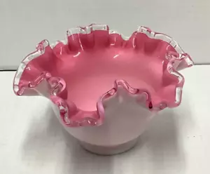 Tazón de cresta plateada vintage de vidrio artístico Fenton con bordes volantes rosa - s3d - Imagen 1 de 4