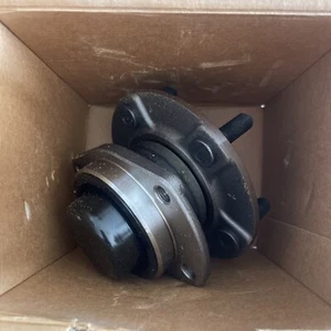 Rear Wheel Bearing Hub for Dodge Grand Caravan Chrysler Town & Country Voyager - Picture 1 of 2
