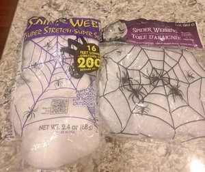 2 NIP Spider Webs Webbing Includes 4 Prop Spiders NEW - Picture 1 of 5