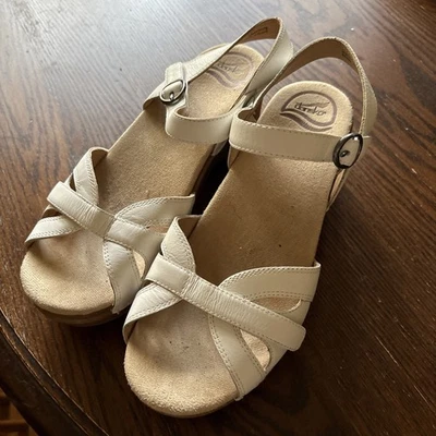 Dansko Womens sz 39 White Leather Ankle Strap Open Toe Sandals - Image 1 of 4