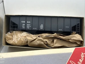 WEAVER 3-RAIL GULF MOBILE & OHIO WOOD CHIP HOPPER O SCALE GM&O New With Wood - Picture 1 of 4